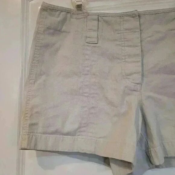 Covington Women's Tan Cotton Spandex Shorts - Picture 8 of 8